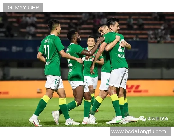 南京足球队以77分稳居大师赛积分榜首位争冠形势一片大好 南京足球队以77分稳居大师赛积分榜首位争冠形势一片大好