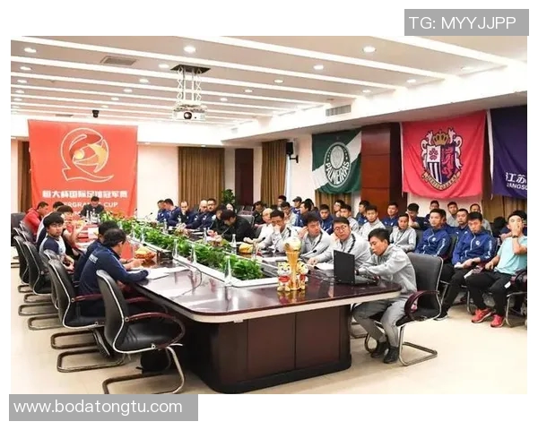 南京足球队耐力分析与训练策略探讨助力球队提升竞技水平