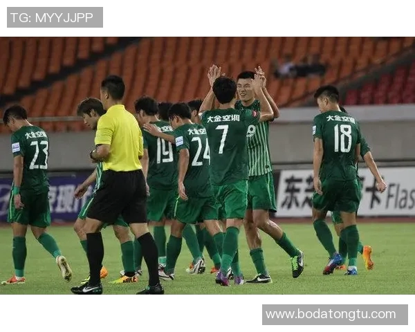 深圳足球队与杭州足球队赛后复盘分析比赛节奏与战术表现的深度探讨