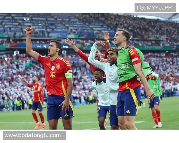 豪华版足球明星的奢华生活与场上风采的完美结合 豪华版足球明星的奢华生活与场上风采的完美结合